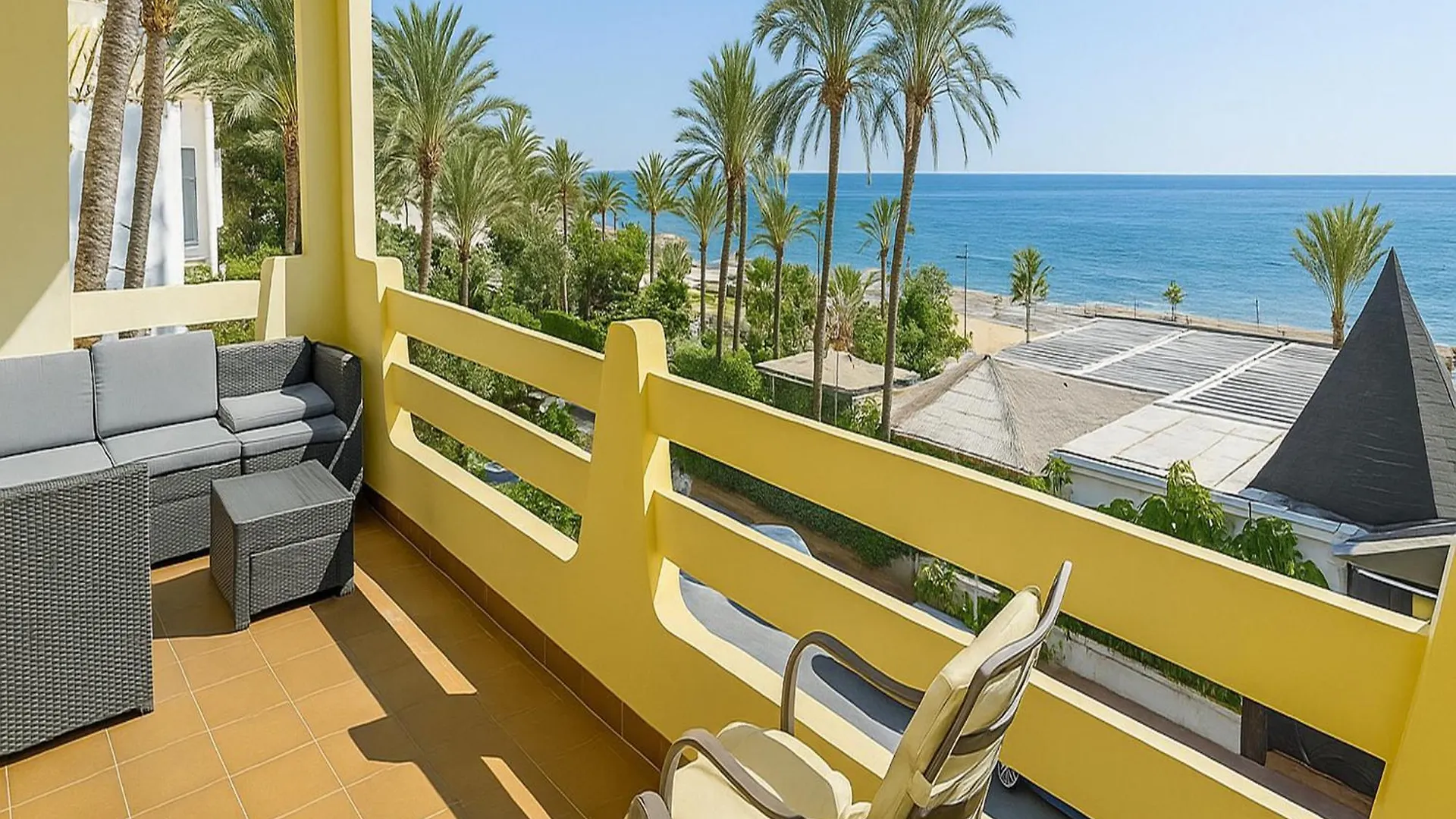Vistamar Apartment-Beachfront Marbella